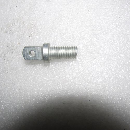 Болт ушной ХТ-220