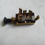 Вмикач світла JK10707 (2 положення) з запобіжником